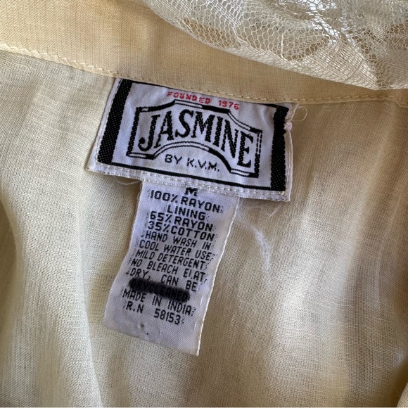 Vintage 70s Beaded White Lace Wedding Dress - Picture 6 of 7